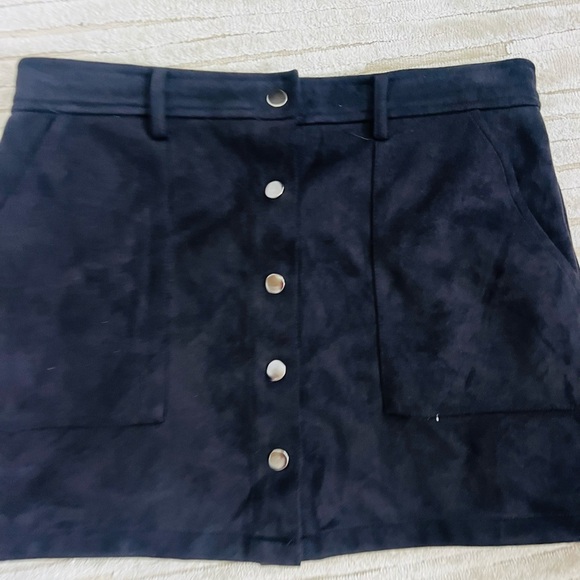 Forever 21 black Button-Front Mini Skirt - Picture 2 of 4